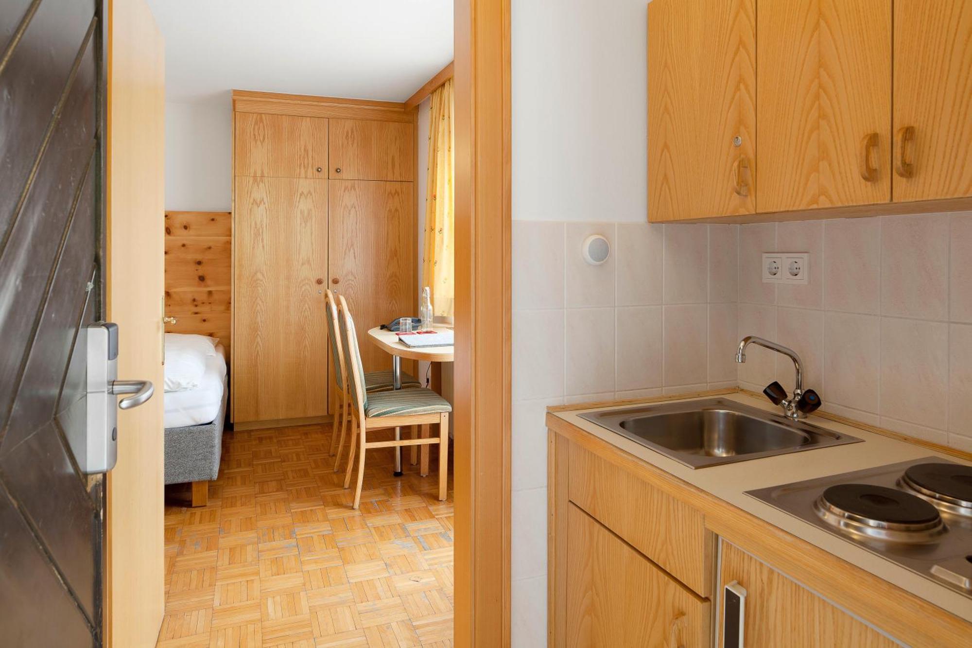 Aparthotel Chalet Wetzlgut Bad Gastein Room photo
